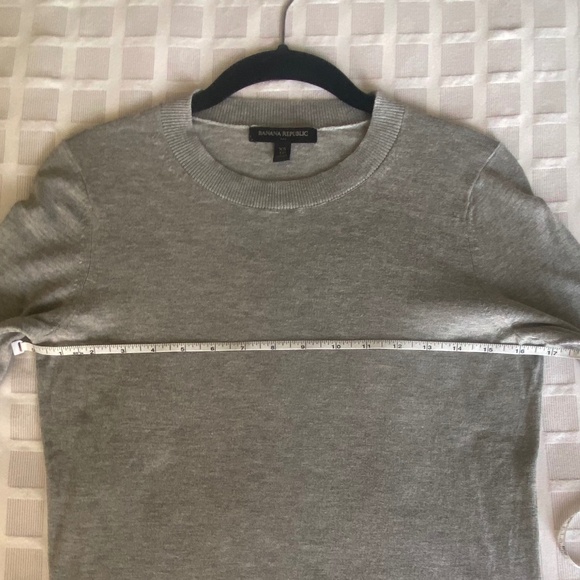 Banana Republic Grey Sweater - Picture 5 of 7